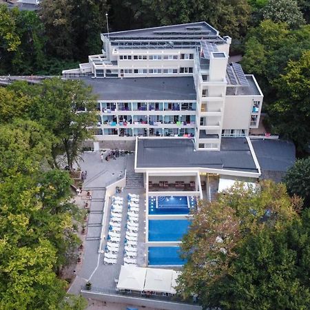 Ariana Hotel Kiten  Exterior photo