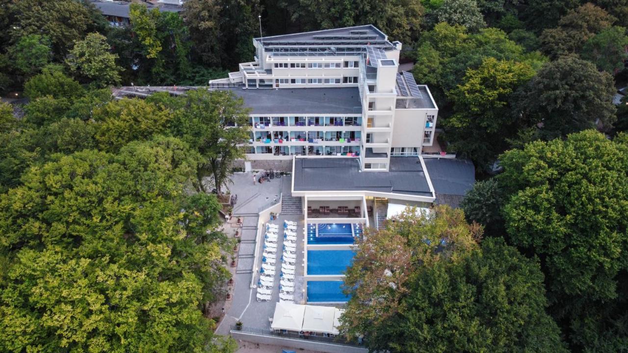 Ariana Hotel Kiten  Exterior photo