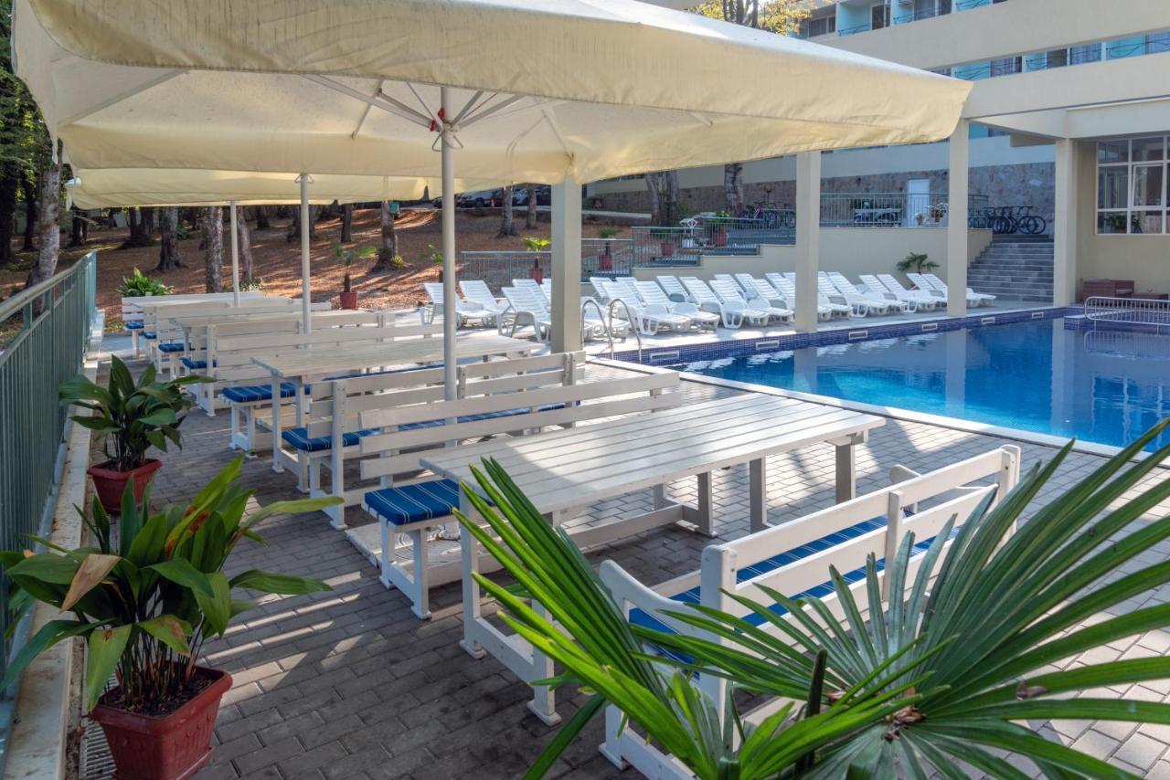 Ariana Hotel Kiten  Exterior photo