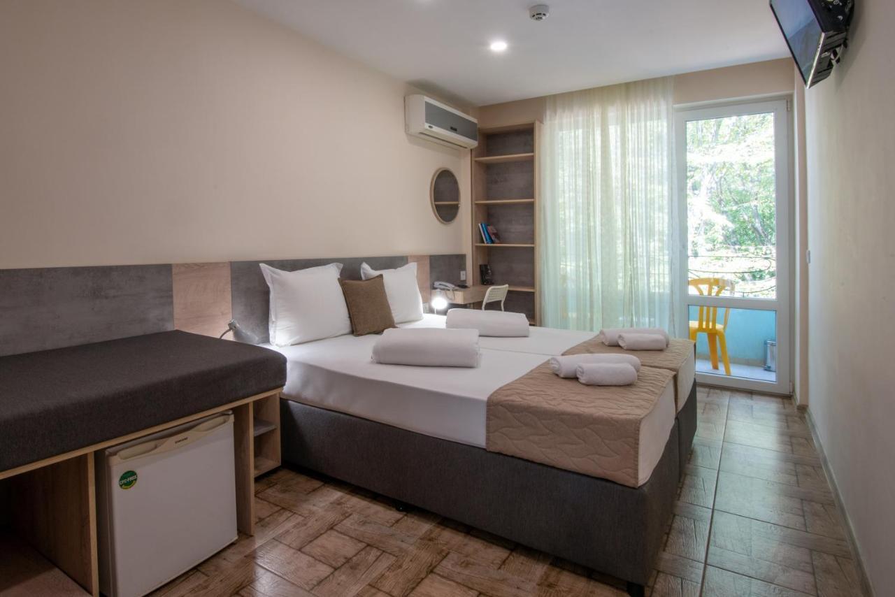 Ariana Hotel Kiten  Exterior photo